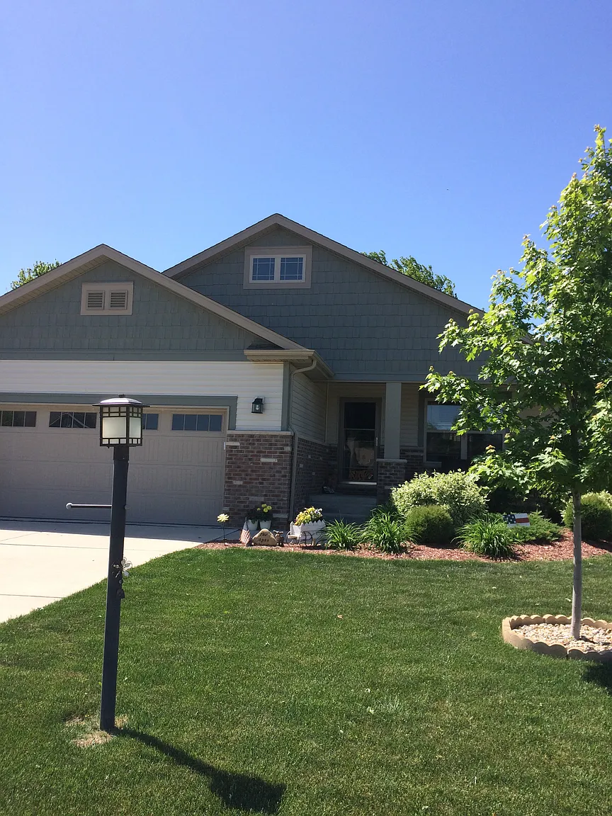528 Cottonwood Cir photo 1