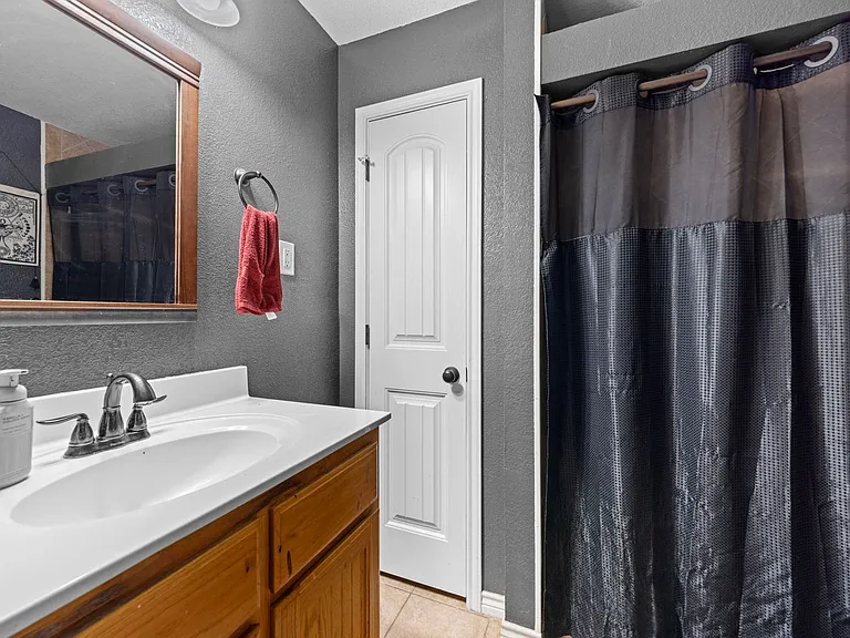 70 Sue Ann Dr — Photo 21
