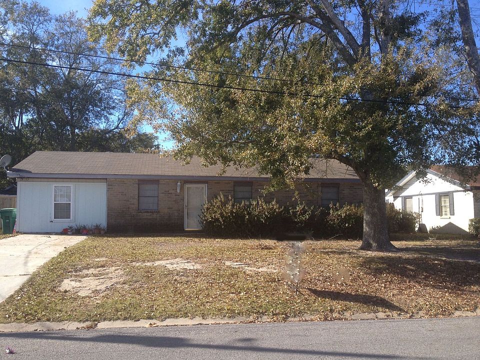 1st image of 1729 Clarence St