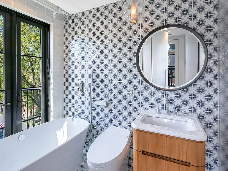 1832 Corcoran St NW — Photo 14