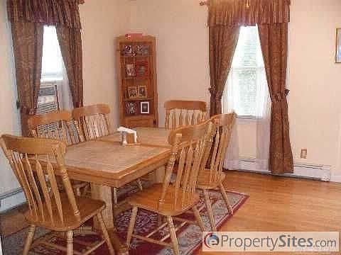 4th image of 17 Beecher Ave