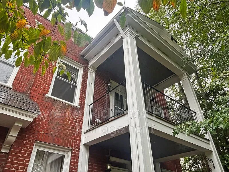 2 bed, 1.0 bath, 820 sqft, $1,500 — Photo 2