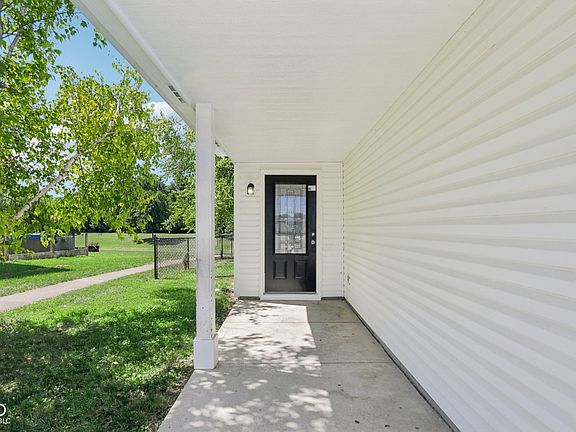 5th image of 2629 Redland Ln