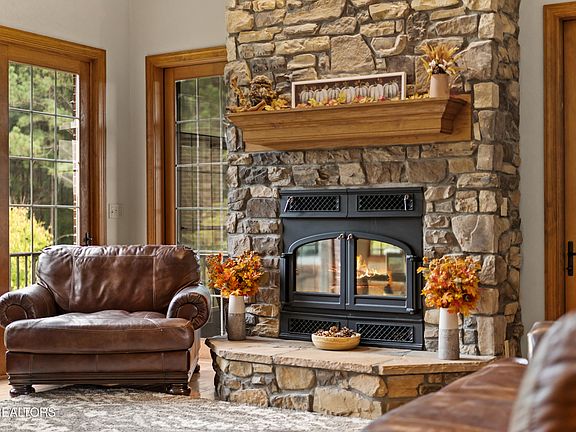 5th image of 1410 Ward Rd
