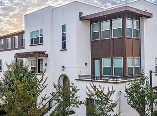 9209 Sunshine Pl, Downey, CA 90240
