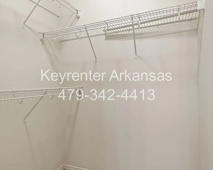 705 SW Crystal St — Photo 19