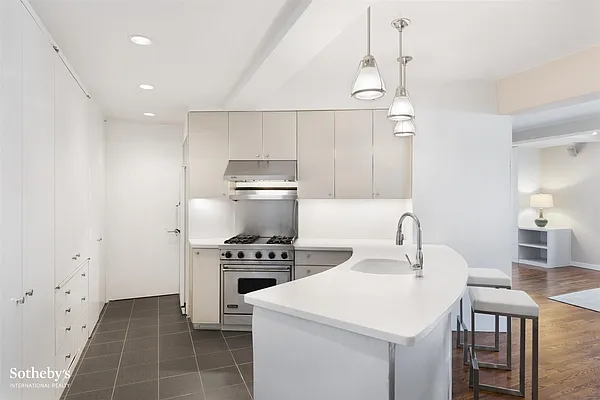 Sold by Sotheby's International Realty | media 14