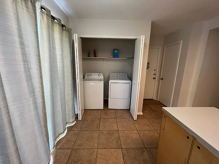10600 Garbacz Dr — Photo 9