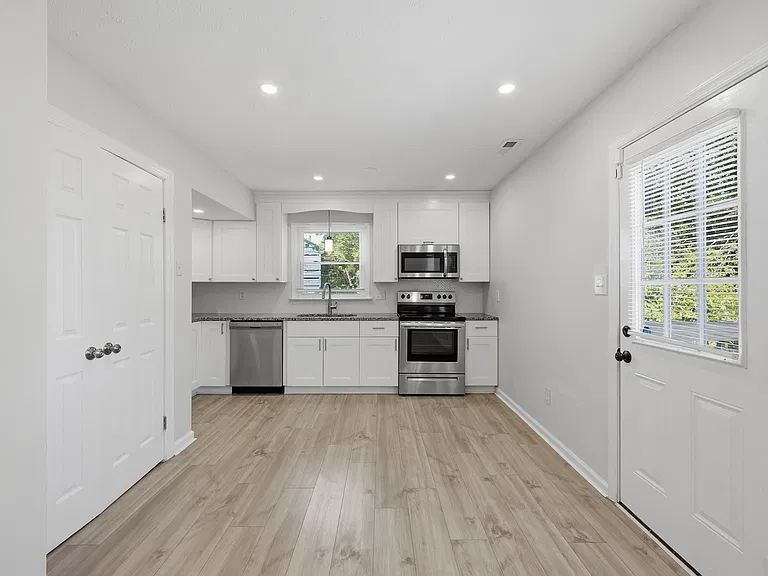 708 Westwood Ave — Photo 12