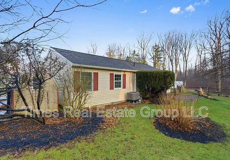 136 Brookfield Ct — Photo 8