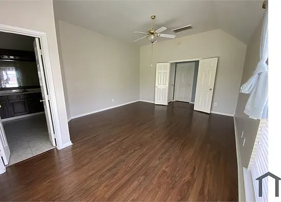 4 bed, 2498 sqft, $3,000 — Photo 3