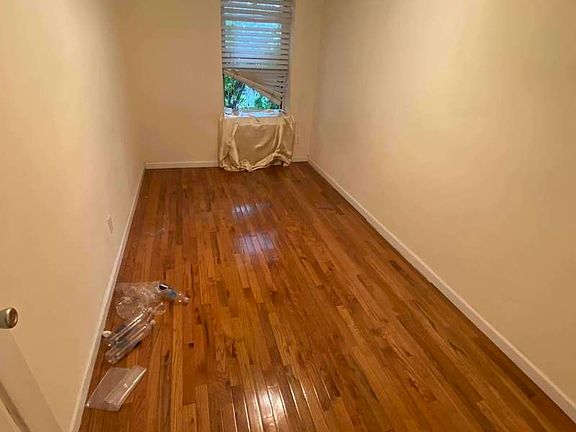 5th image of 244 E 33rd St #3B
