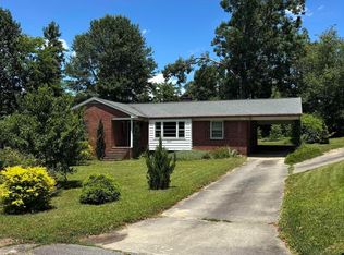 201 Longwood Dr, Taylors, SC 29687