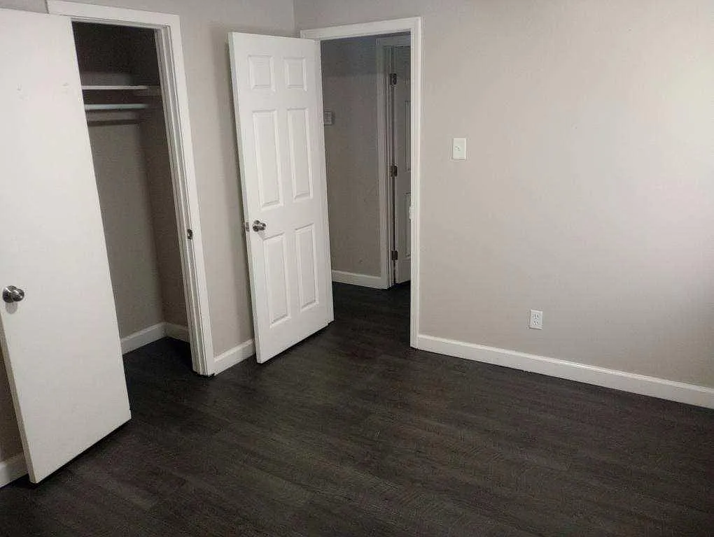 3 bed, 972 sqft, $1,500 — Photo 2