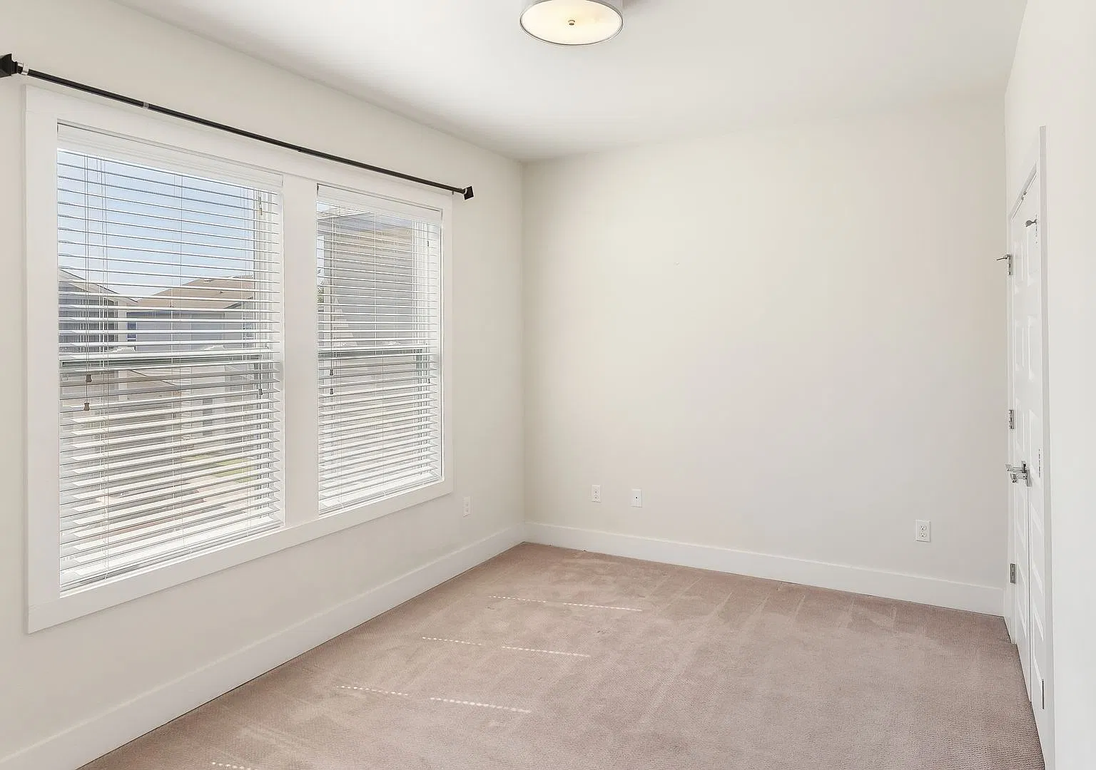 Townhome Near Hospital District | Short-term Lease Available! — Photo 4