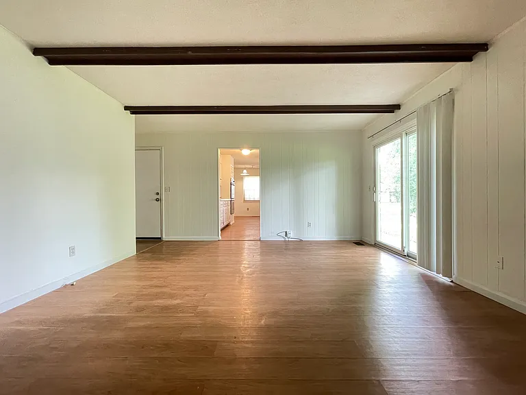 1960 Seven Pines Dr — Photo 11
