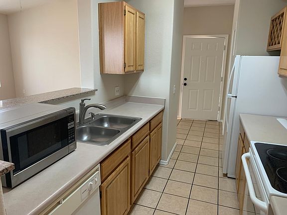 4th image of 2929 W Yorkshire Dr Unit 2099