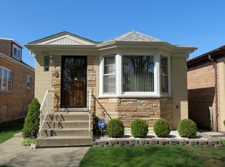 6210 W Warwick Ave, Chicago, IL 60634