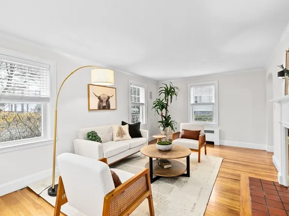 5 Lincoln St, Milton, MA 02186