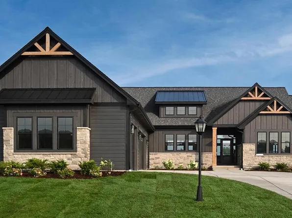 9401 West Huntington DRIVE, Mequon, WI 53097