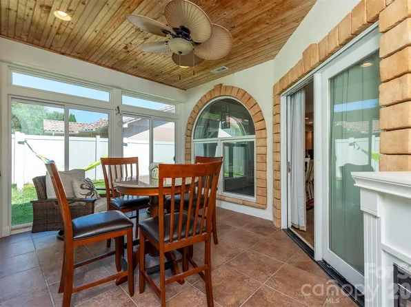 39 Pacifico Dr, Asheville, NC 28806