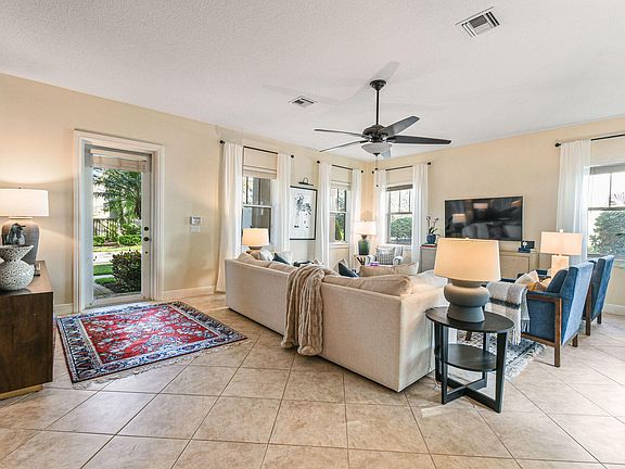 5th image of 256 W Bay Cedar Circle