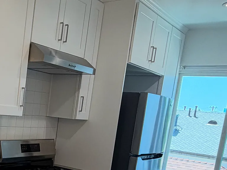 1161 N Hobart Blvd — Photo 29