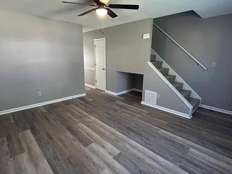 2864 Mountcrest Cir NW — Photo 7