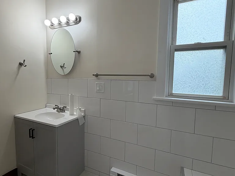 61 Kent St #2 — Photo 6