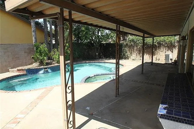8135 Laramie Ave — Photo 4
