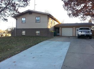 3001 Dickens Ave APT 2, Manhattan, KS 66503