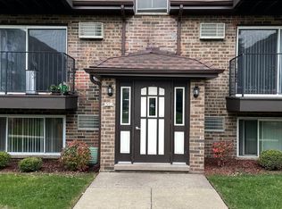 541 Dempster St #2W, Mount Prospect, IL 60056