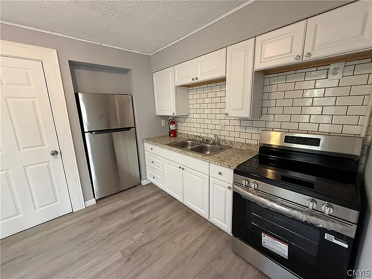 116 Alice Ave — Photo 6