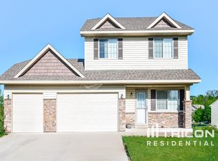 910 Cole Ave, Montrose, MN 55363