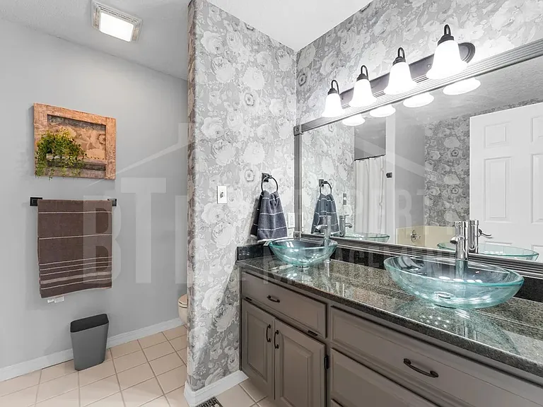 185 Eagle Pointe Dr — Photo 17