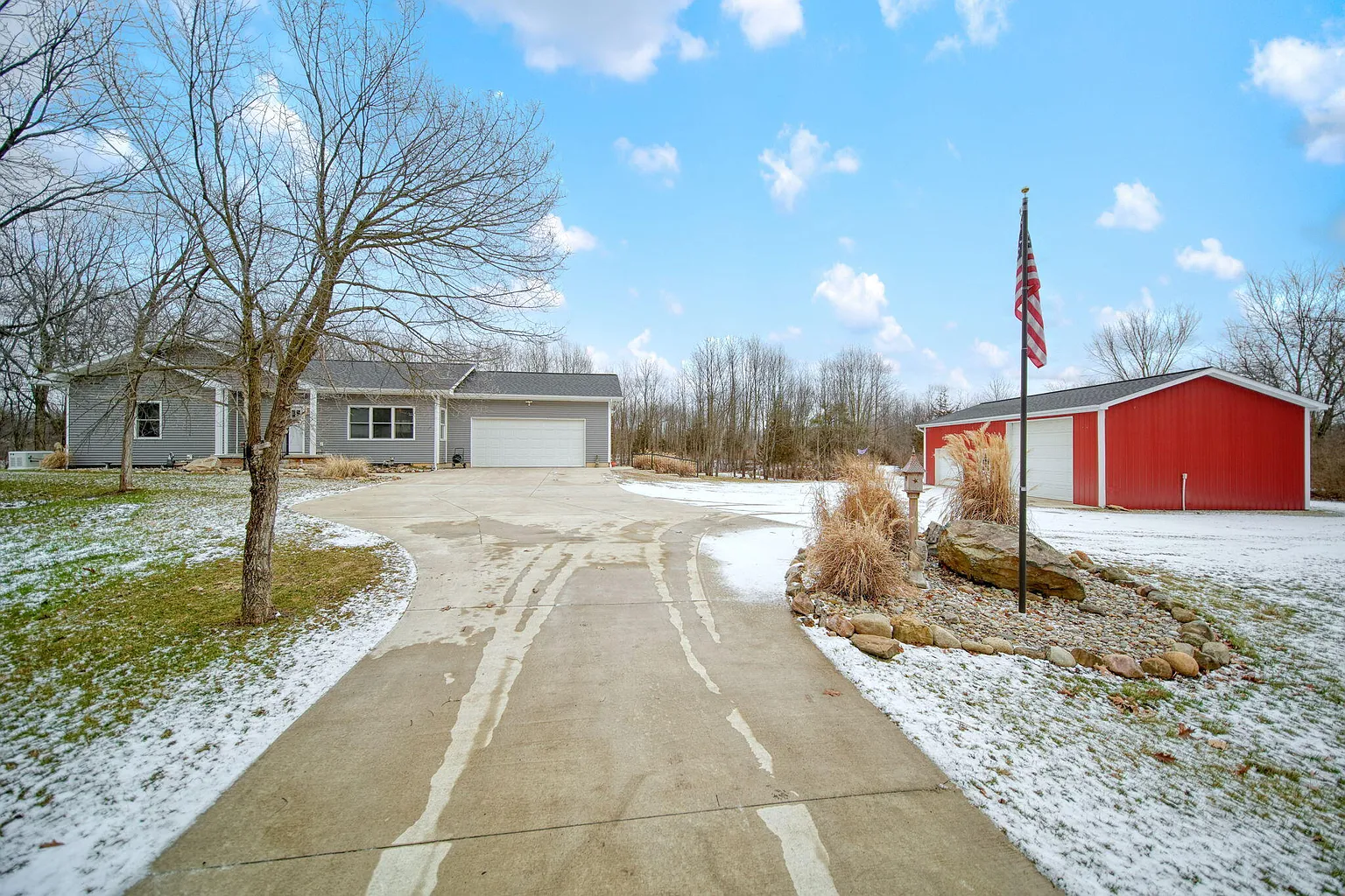 6437 Cross Rd photo 1