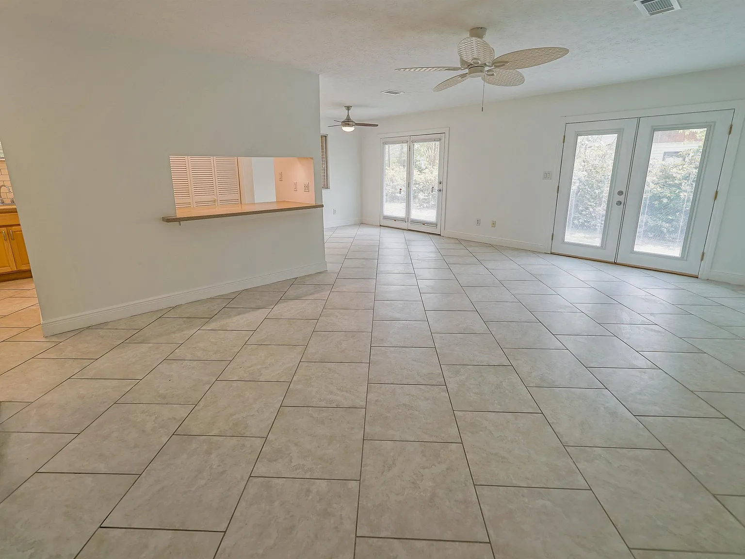 3 bed, 1300 sqft, $1,900 — Photo 3