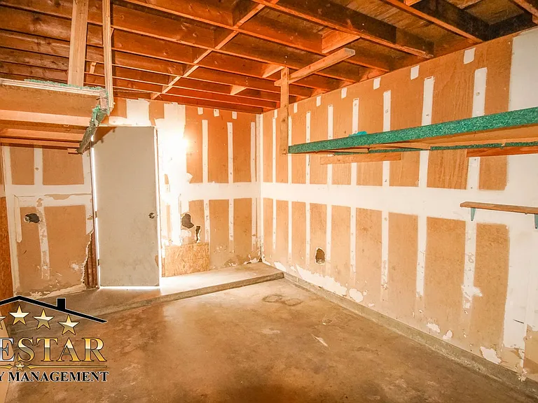 201 Jardin Ct — Photo 16