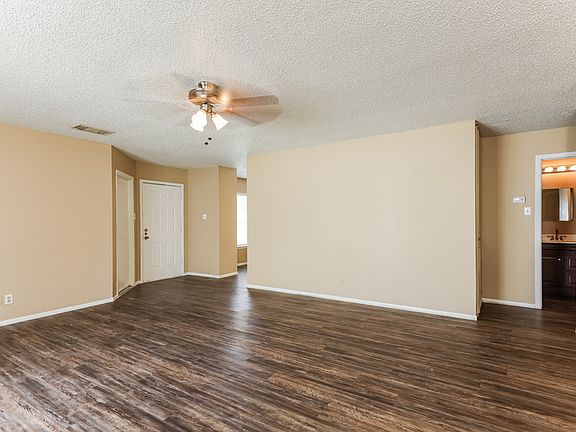 5th image of 2949 Moss Plain Dr