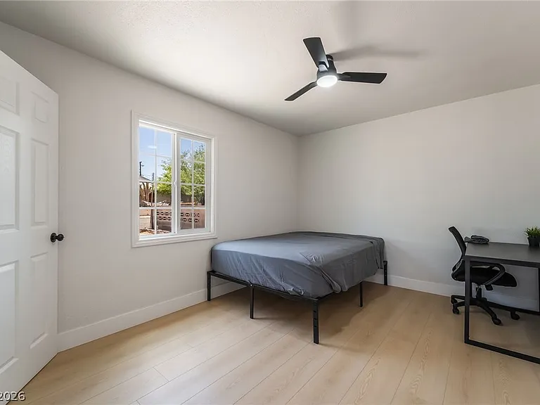 28 Hansen St — Photo 16