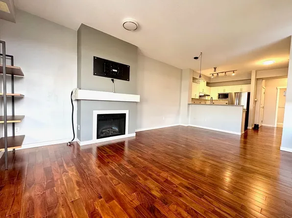 801 Klahanie Dr #426, Pt Moody, BC V3H 5K4