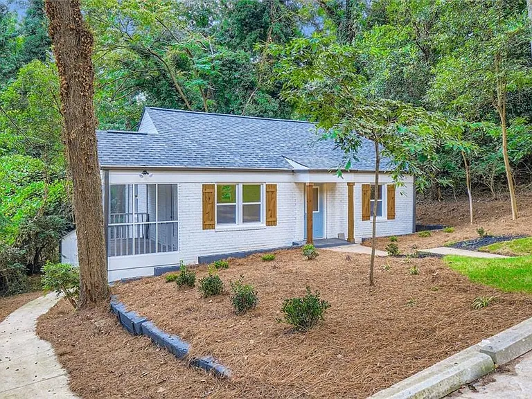 1191 Beechview Dr SE — Photo 3