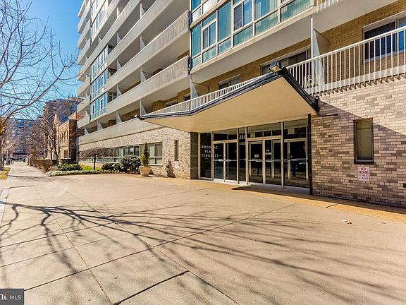 2nd image of 730 24th St NW APT 612