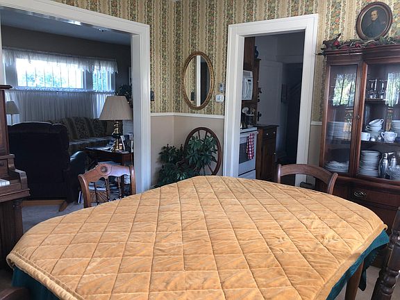 Formal dining room
