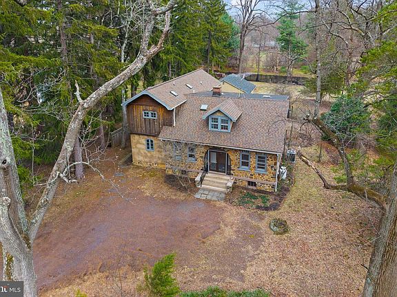 2nd image of 341 Cherry Hill Rd