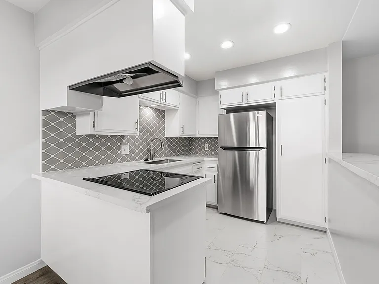 115 Redondo Ave #3 — Photo 9