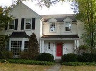 114 Merriweather Rd, Grosse Pointe Farms, MI 48236