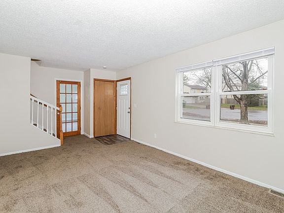 4th image of 3504 Greenwood Dr