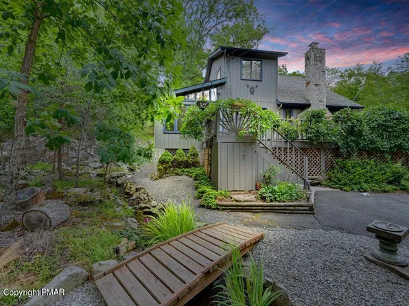 6039 Decker Rd, Bushkill, PA 18324