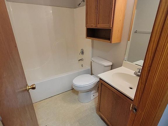 4th image of 600 E Vine Ave #600